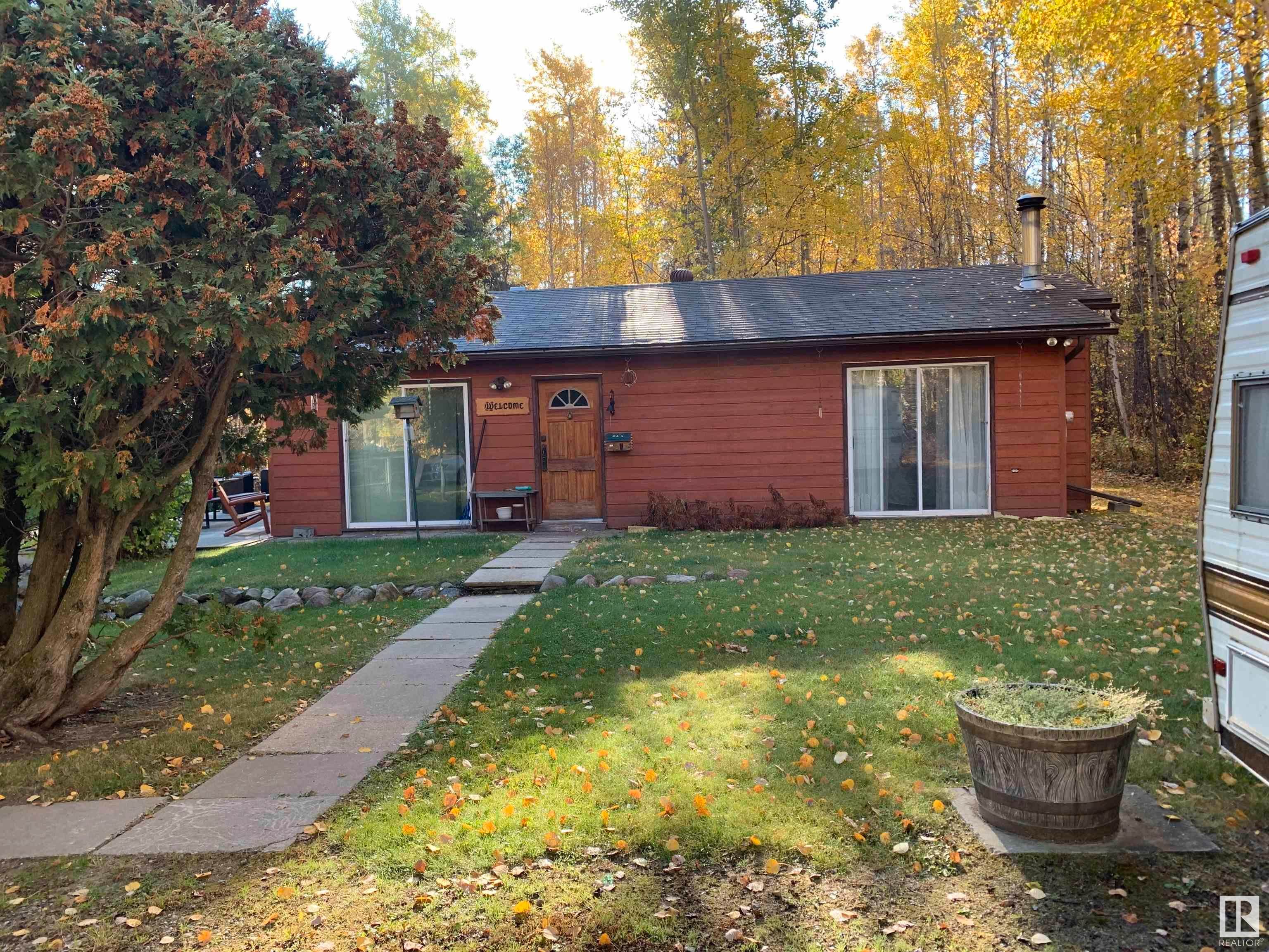 Main Photo: 311 1414 HWY 37: Rural Lac Ste. Anne County House for sale : MLS®# E4318580