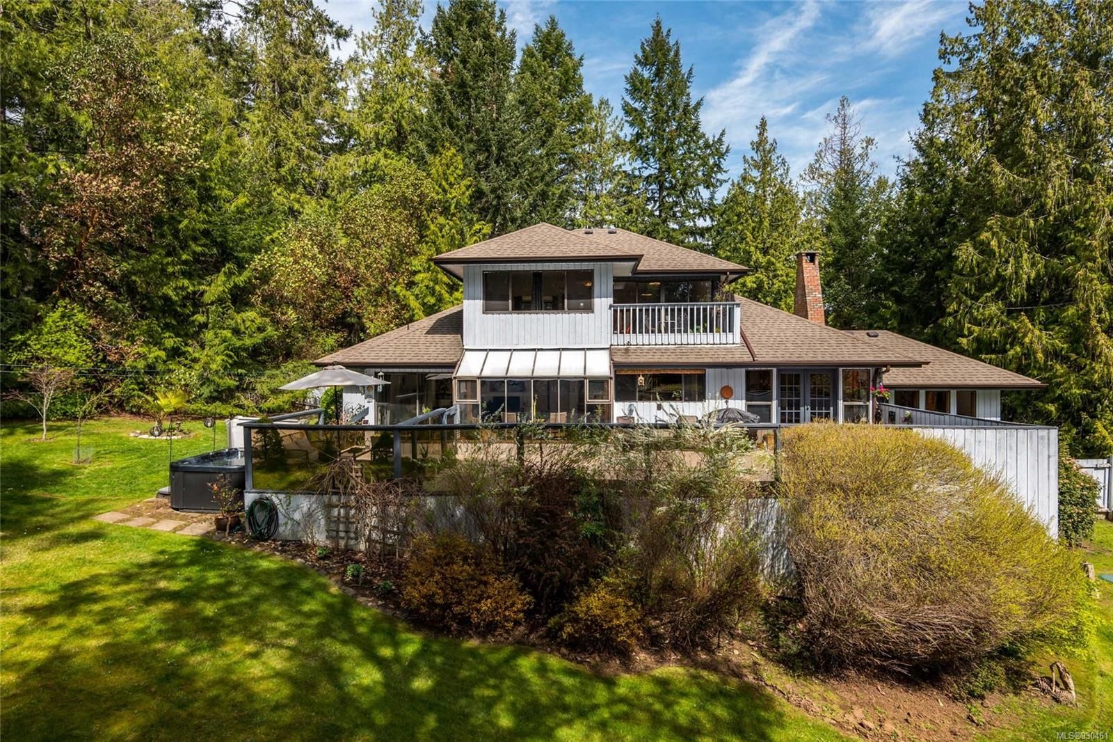 Main Photo: 1475 Oceanspray Dr in North Saanich: NS Lands End House for sale : MLS®# 930461