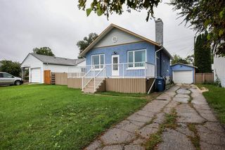 Photo 3: 334 Strathmillan Road in Winnipeg: Silver Heights Residential for sale (5F)  : MLS®# 202219961