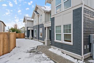 Photo 2: 1115 Lyall St in VICTORIA: Es Saxe Point Half Duplex for sale (Esquimalt)  : MLS®# 831612