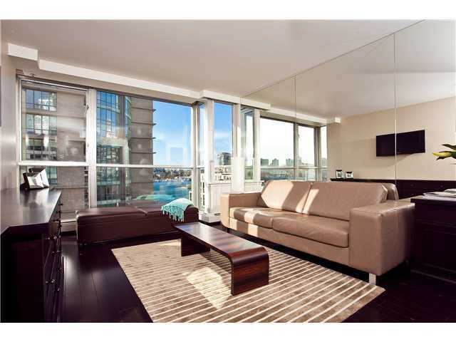 Photo 1: Photos: 902 1288 MARINASIDE Crescent in Vancouver: Yaletown Condo for sale in "CRESTMARK" (Vancouver West)  : MLS®# V1138811