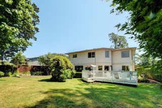 Photo 2: 2 704 Rockheights Ave in Esquimalt: Es Rockheights House for sale : MLS®# 932844