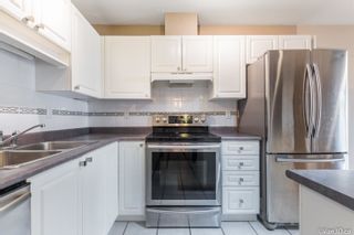 Photo 2: 304 1999 SUFFOLK Avenue in Port Coquitlam: Glenwood PQ Condo for sale in "Key West" : MLS®# R2726212