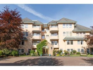 Photo 2: 202 2311 Mills Rd in SIDNEY: Si Sidney North-West Condo for sale (Sidney)  : MLS®# 753826