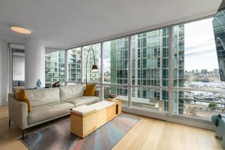 Photo 2: 701 193 AQUARIUS MEWS in Vancouver: Yaletown Condo for sale (Vancouver West)  : MLS®# R2758259