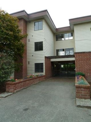 Photo 1: 226 1909 SALTON Road in Abbotsford: Central Abbotsford Condo for sale in "FOREST VILLAGE (BIRCHWOOD BUILDING)" : MLS®# R2134442