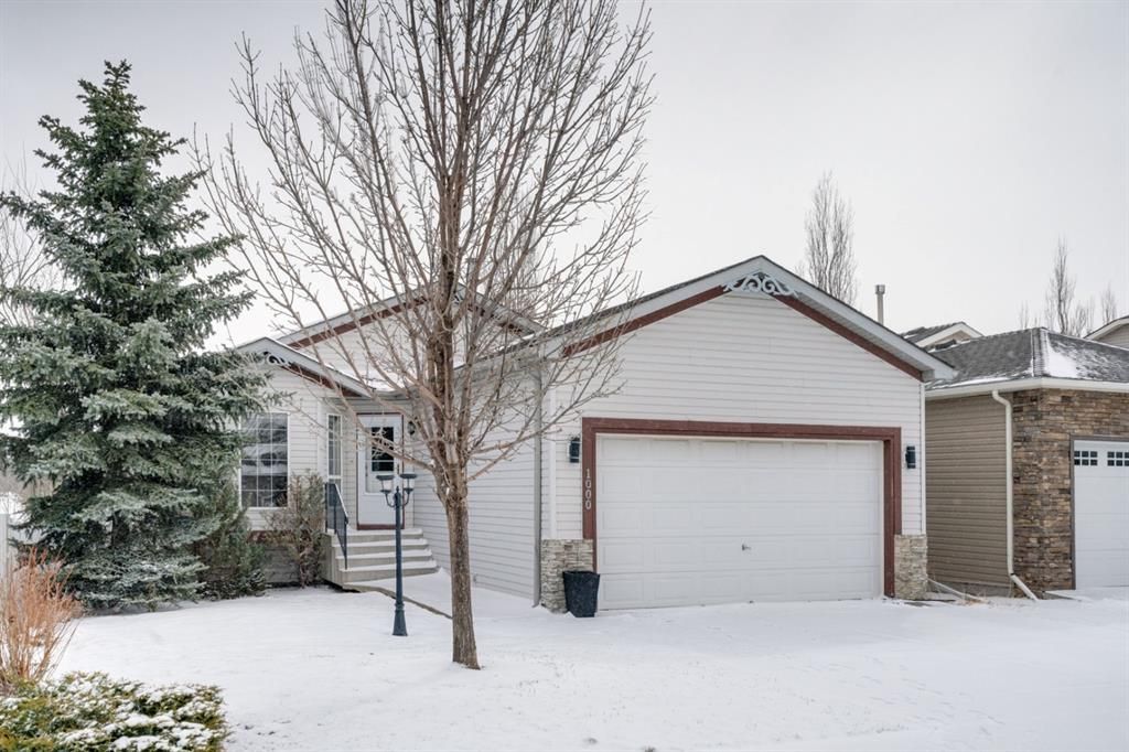 Main Photo: 1000 Highland Green Drive NW: High River Detached for sale : MLS®# A1206618