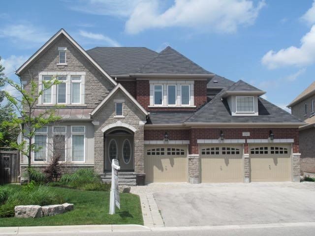 Main Photo: 2365 Delnice Dr in Oakville: Iroquois Ridge North Freehold for sale : MLS®# W4142853