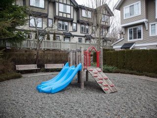 Photo 5: 44 20176 68TH Avenue in Langley: Willoughby Heights Townhouse for sale in "Steeple Chase" : MLS®# F1401877