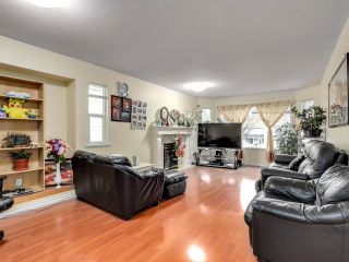 Photo 3: 1961 TAYLOR Street in Port Coquitlam: Lower Mary Hill House for sale : MLS®# R2661167