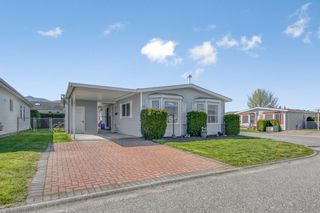 Photo 2: 19 45918 KNIGHT Road in Chilliwack: Sardis East Vedder Manufactured Home for sale in "COUNTRY PARK VILLAGE" (Sardis)  : MLS®# R2873109