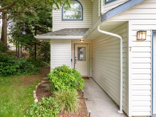 Photo 2: 7 2355 Valley View Dr in COURTENAY: CV Courtenay East Row/Townhouse for sale (Comox Valley)  : MLS®# 842800