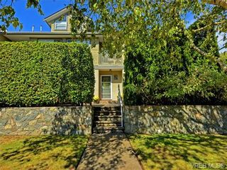 Photo 1: 1646 Myrtle Ave in VICTORIA: Vi Oaklands Row/Townhouse for sale (Victoria)  : MLS®# 741520