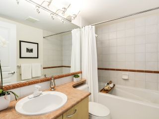 Photo 10: 208 1575 W 10TH Avenue in Vancouver: Fairview VW Condo for sale in "THE TRITON" (Vancouver West)  : MLS®# R2024302