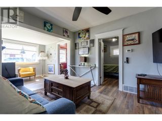 Photo 13: 878 Cadder Avenue in Kelowna: House for sale : MLS®# 10310950