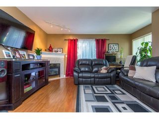 Photo 3: 101 19700 56 AVENUE in Langley: Langley City Townhouse for sale : MLS®# R2175024