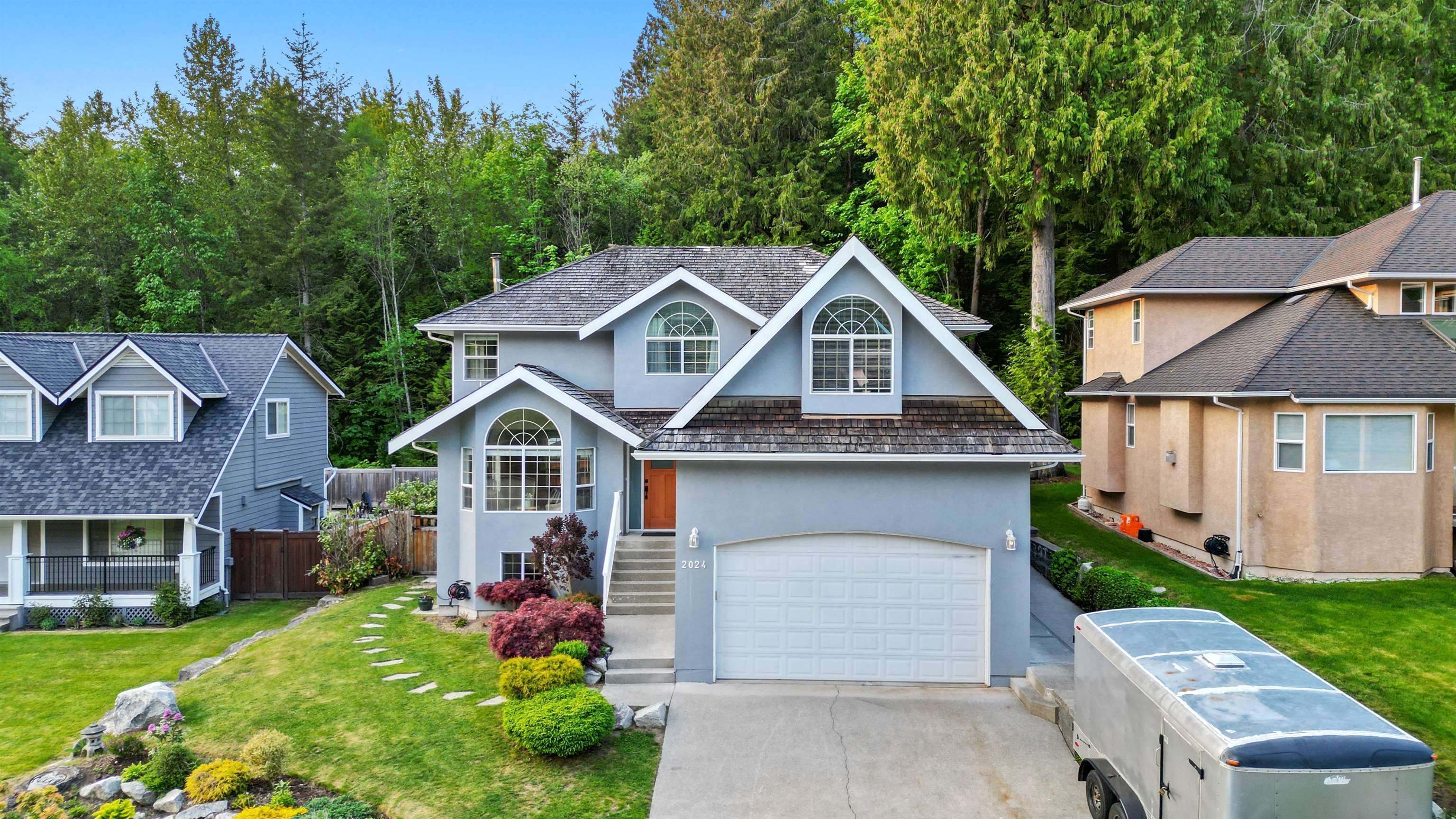 Main Photo: 2024 BLUEBIRD Place in Squamish: Garibaldi Highlands House for sale in "Garibaldi Highlands" : MLS®# R2780131