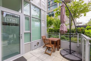Photo 3: 1738 ONTARIO Street in Vancouver: Mount Pleasant VE Townhouse for sale in "Pinnacle on the Park" (Vancouver East)  : MLS®# R2714218
