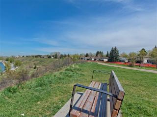 Photo 6: 504 LYSANDER Drive SE in Calgary: Ogden House for sale : MLS®# C4116400