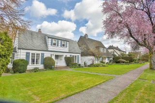 Photo 1: 2540 WALLACE Crescent in Vancouver: Point Grey House for sale in "POINT GREY" (Vancouver West)  : MLS®# R2127044