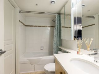 Photo 14: 109 2628 YEW Street in Vancouver: Kitsilano Condo for sale in "Connaught Place" (Vancouver West)  : MLS®# R2434253