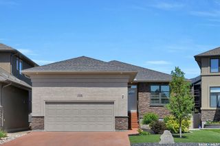 Photo 2: 4326 Sage Crescent East in Regina: The Creeks Residential for sale : MLS®# SK900736