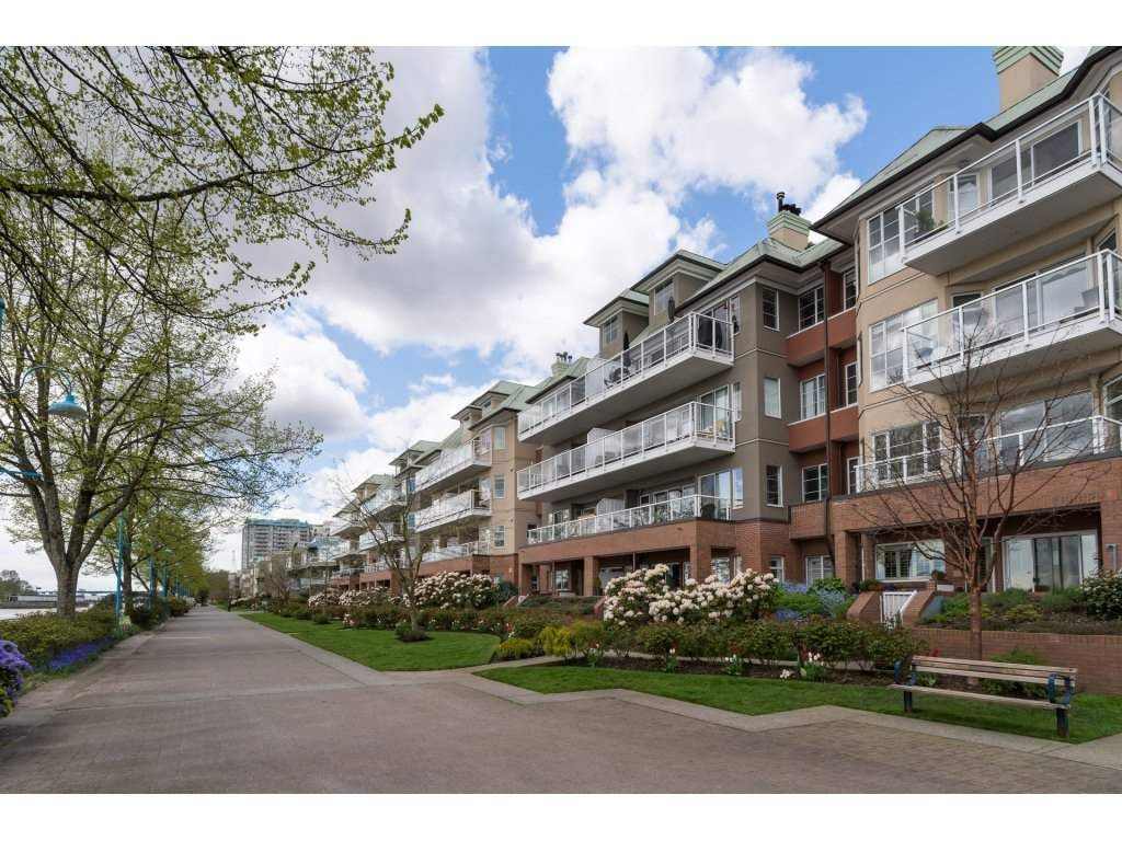 Main Photo: 106 12 K DE K COURT in New Westminster: Quay Condo for sale : MLS®# R2161289