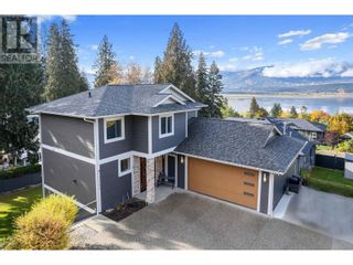 Photo 1: 1750 20 Avenue NE in Salmon Arm: House for sale : MLS®# 10302087