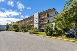 Photo 1: 207 4724 Uplands Rd in Nanaimo: Na Uplands Condo for sale : MLS®# 907372
