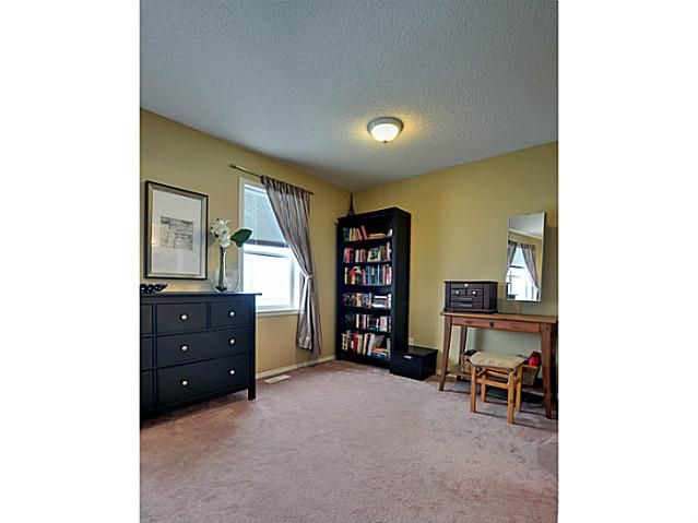 Photo 12: Photos: 119 PRESTWICK Crescent SE in CALGARY: McKenzie Towne Residential Detached Single Family for sale (Calgary)  : MLS®# C3594342