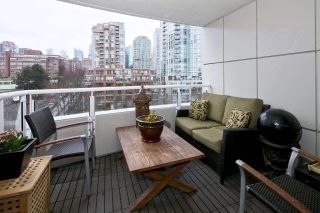Photo 18: 909 1500 HORNBY Street in Vancouver: Yaletown Condo for sale in "888 BEACH" (Vancouver West)  : MLS®# R2020455