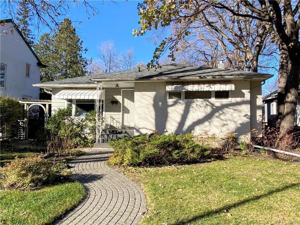 Main Photo: 113 Buxton Road in Winnipeg: East Fort Garry Residential for sale (1J)  : MLS®# 202125793