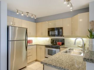 Photo 7: 304 305 LONSDALE Avenue in North Vancouver: Lower Lonsdale Condo for sale in "THE MET" : MLS®# R2186684