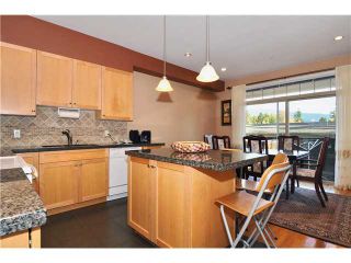 Photo 3: 3142 FROMME Road in North Vancouver: Lynn Valley Condo for sale : MLS®# V870906