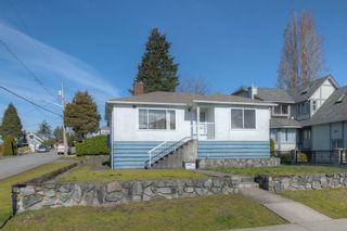 Photo 1: 2239 LONDON Street in New Westminster: Connaught Heights House for sale in "Connaught Heights" : MLS®# R2248885
