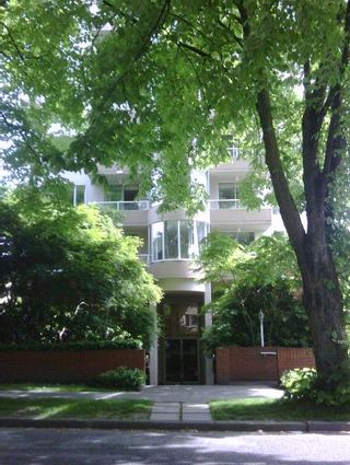 Photo 26: 301 1566 W 13 Avenue in Vancouver: Fairview VW Condo for sale in "Royal Gardens" (Vancouver West)  : MLS®# R2011878