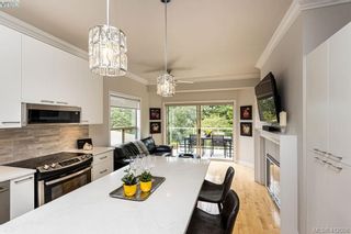 Photo 5: 22 4300 Stoneywood Lane in VICTORIA: SE Broadmead Row/Townhouse for sale (Saanich East)  : MLS®# 816982