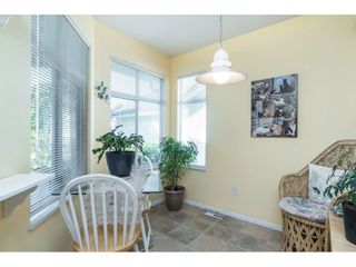Photo 6: 13 19649 53 Avenue in Langley: Langley City Townhouse for sale in "Huntsfield Green" : MLS®# R2412498