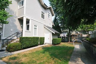 Photo 3: 28 23343 KANAKA WAY in Maple Ridge: Cottonwood MR Townhouse for sale : MLS®# R2303709