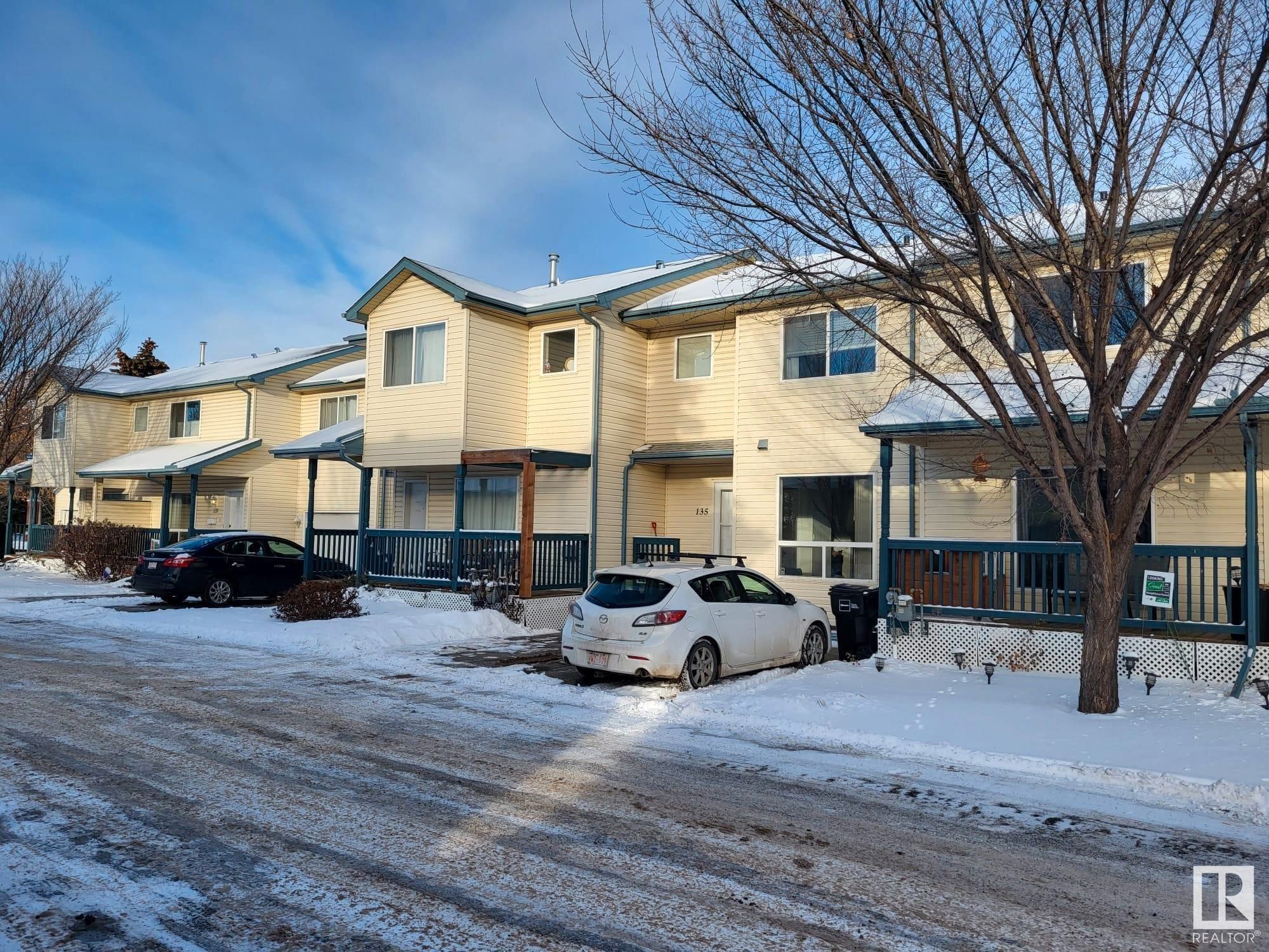 Main Photo: 135 10909 106 Street NW in Edmonton: Zone 08 Townhouse for sale : MLS®# E4321958
