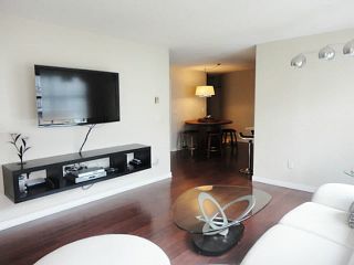 Photo 3: 205 125 W 18TH STREET in North Vancouver: Central Lonsdale Condo for sale : MLS®# R2042650