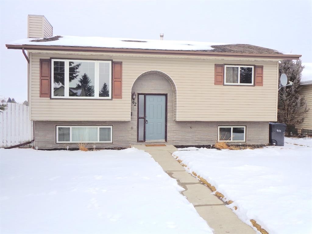 Main Photo: 92 Dawson Street: Red Deer Detached for sale : MLS®# A1187835