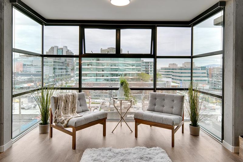 FEATURED LISTING: PH 704 - 428 8TH Avenue West Vancouver