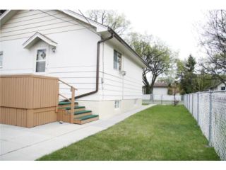 Photo 16: 1047 Garwood Avenue in WINNIPEG: Manitoba Other Residential for sale : MLS®# 1008114