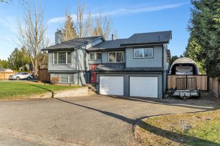 Photo 2: 6198 172 ST Street in Surrey: Cloverdale BC House for sale (Cloverdale)  : MLS®# R2844120