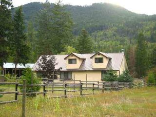 Main Photo: 1737 Chase Falkland Road: Chase House for sale (Shuswap)  : MLS®# 9191262