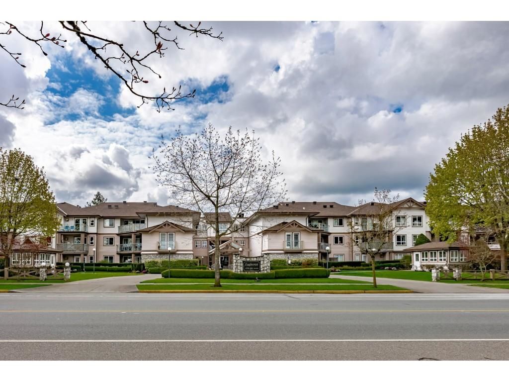 Main Photo: 114 22150 48 Avenue in Langley: Murrayville Condo for sale in "Eaglecrest" : MLS®# R2679448