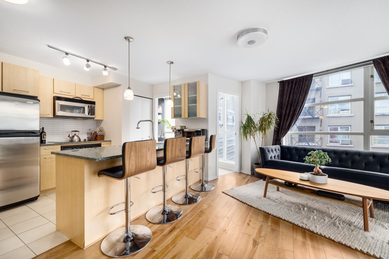 Main Photo: 502 1199 SEYMOUR STREET in Vancouver: Downtown VW Condo for sale (Vancouver West)  : MLS®# R2757943