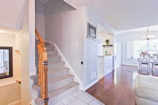 Photo 2: 72 Mainprize Crescent in East Gwillimbury: Mt Albert House (2 1/2 Storey) for sale : MLS®# N5427110