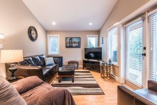 Photo 3: 1002 CYPRESS Place in Squamish: Brackendale House for sale : MLS®# R2232876